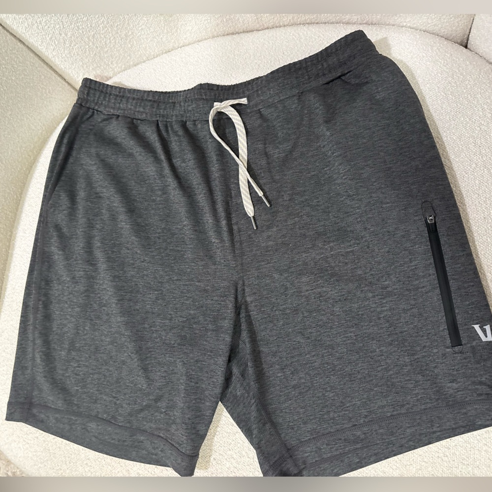 Vuori Mens XLarge Gray Sunday Performance Stretch Shorts - excellent condition